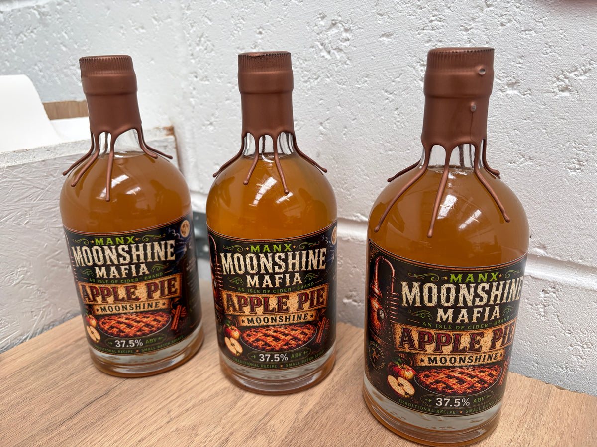 Apple Pie Moonshine 37.5% 700ml bottles